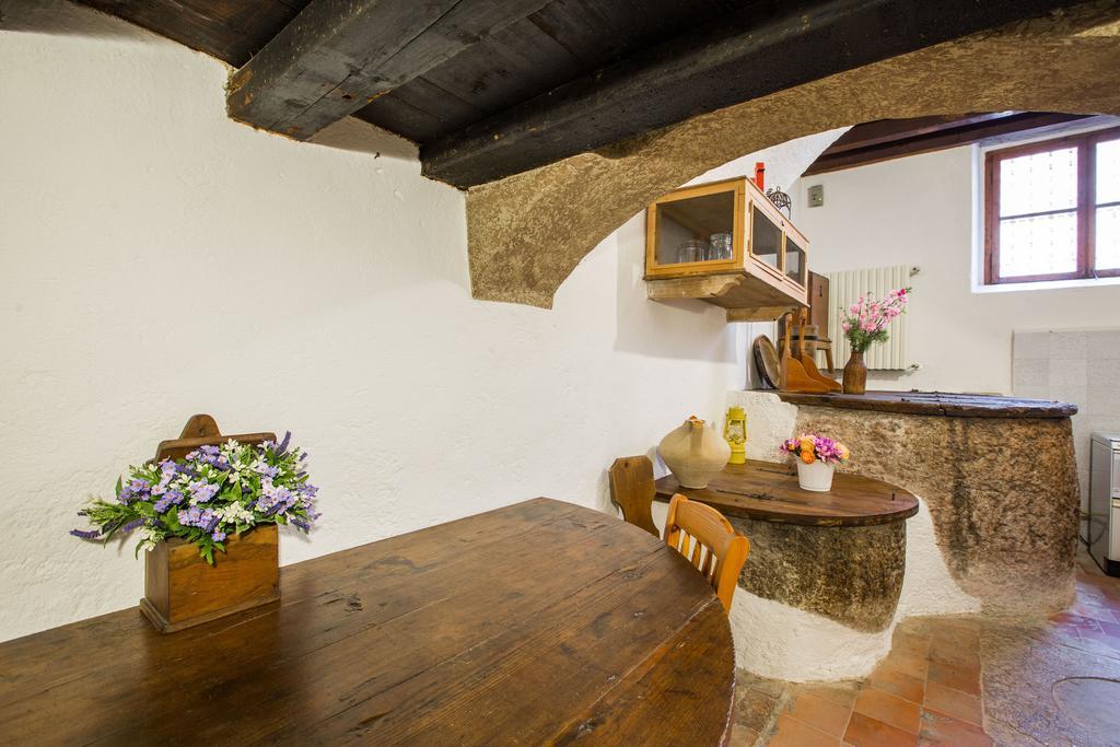 Il Batti Apartment Water Front And Private Beach Toscolano Maderno Eksteriør bilde