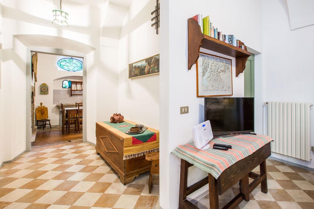 Il Batti Apartment Water Front And Private Beach Toscolano Maderno Eksteriør bilde